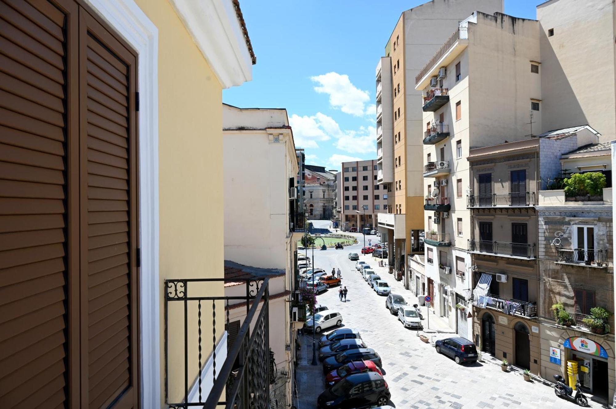 Politeama Theater Apartments - Palermo — Photos 1